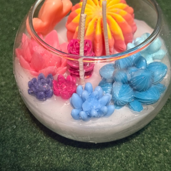 ❌SOLD❌ Succulent Cactus Handmade 3 Wick Candle YSL Black Opium Scent - Picture 3 of 8